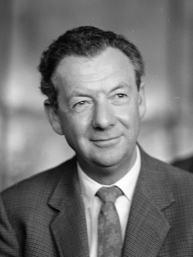 Portrait of Benjamin Britten, photograph by Zoltán Szalay / Fortepan