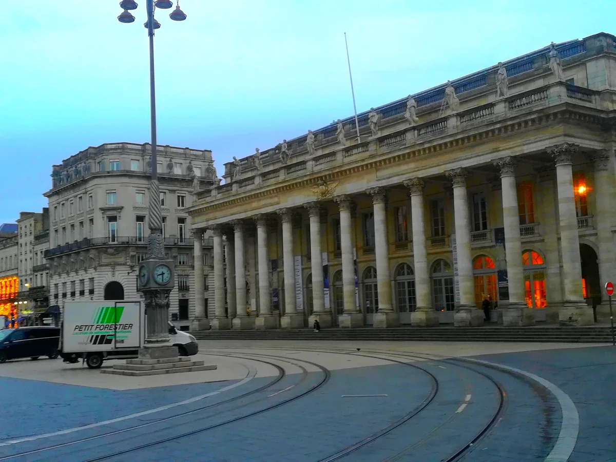 The façade of the Grand Théâtre de Bordeaux on Place de la Comédie.